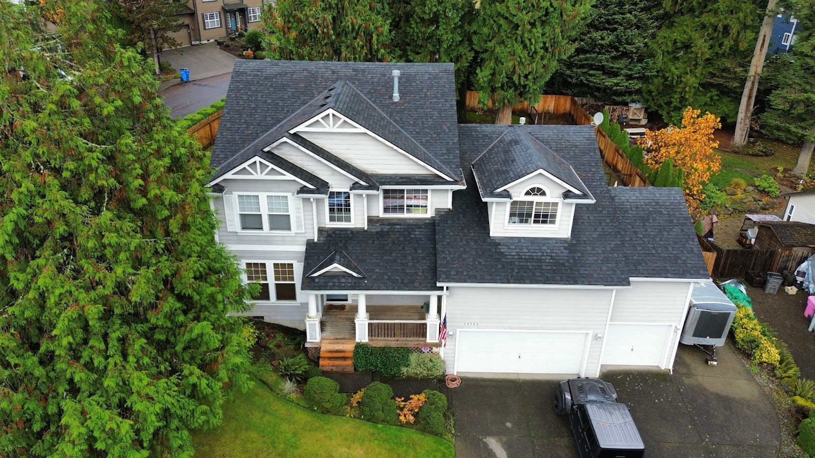 Asphalt roof replacement and repair in Longview, WA by Alfred’s Roofing.